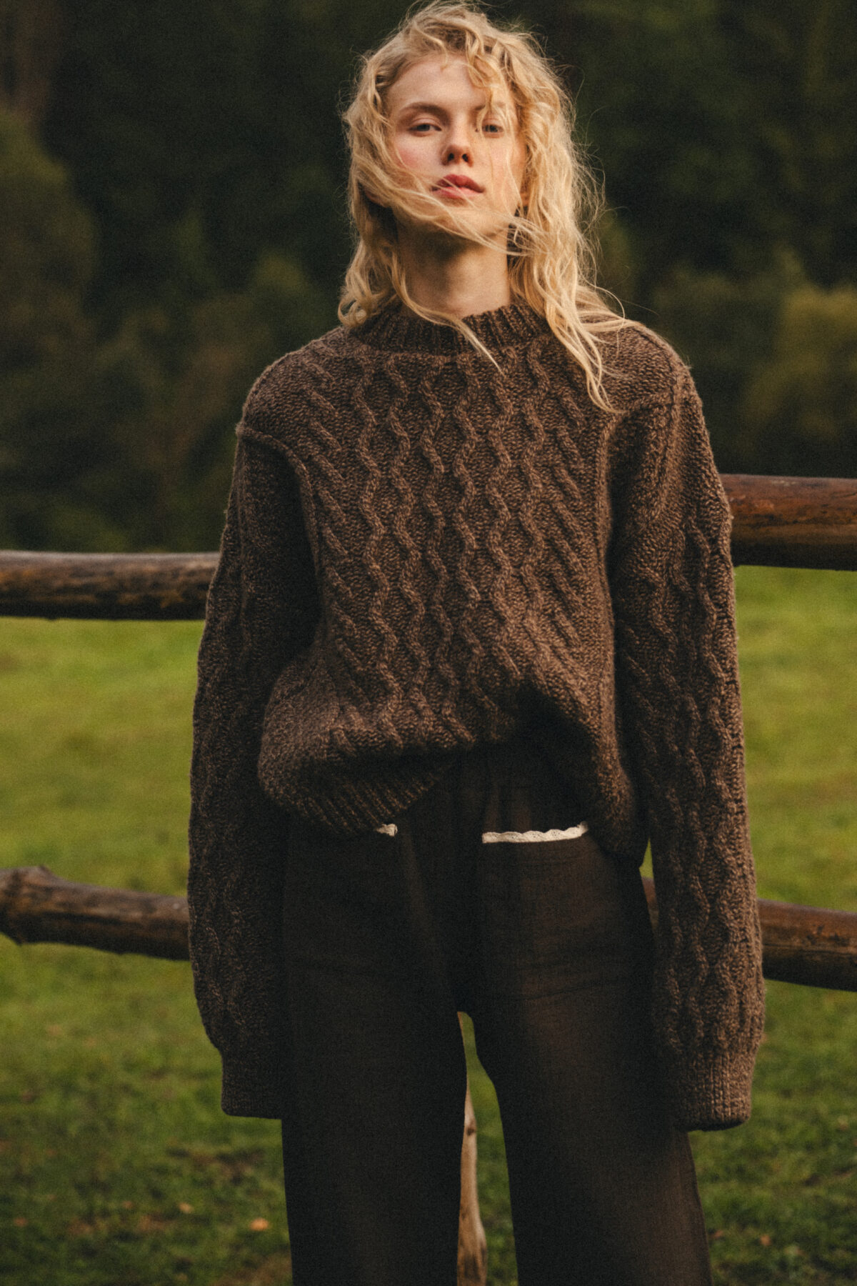 Sweter Aran Brown